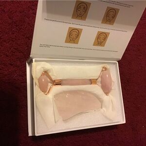 DECINIEE JADE ROLLER FACIAL NIB SKIN CARE